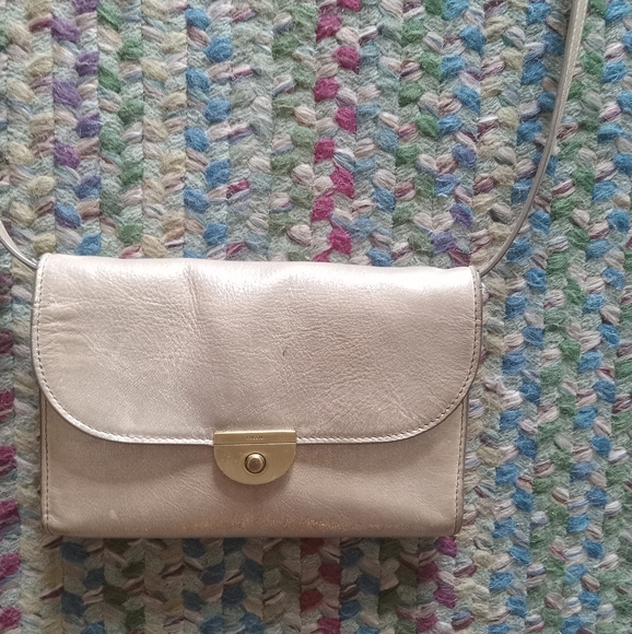 Cute Pre-owned Leather Gold Fossil Crossbody Purse - Picture 5 of 10